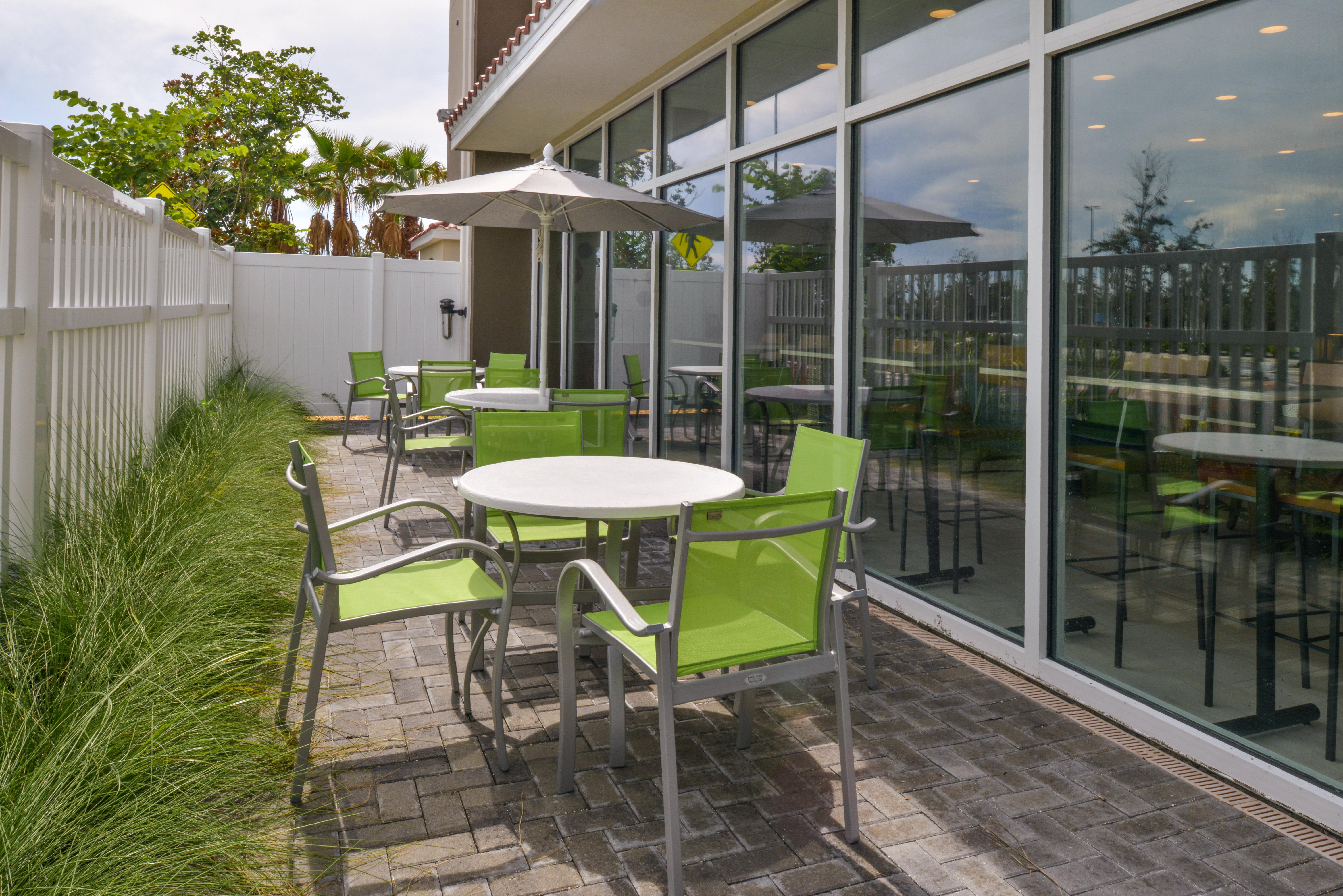 Holiday Inn Express & Suites - St. Petersburg - Madeira Beach By Ihg Exterior foto