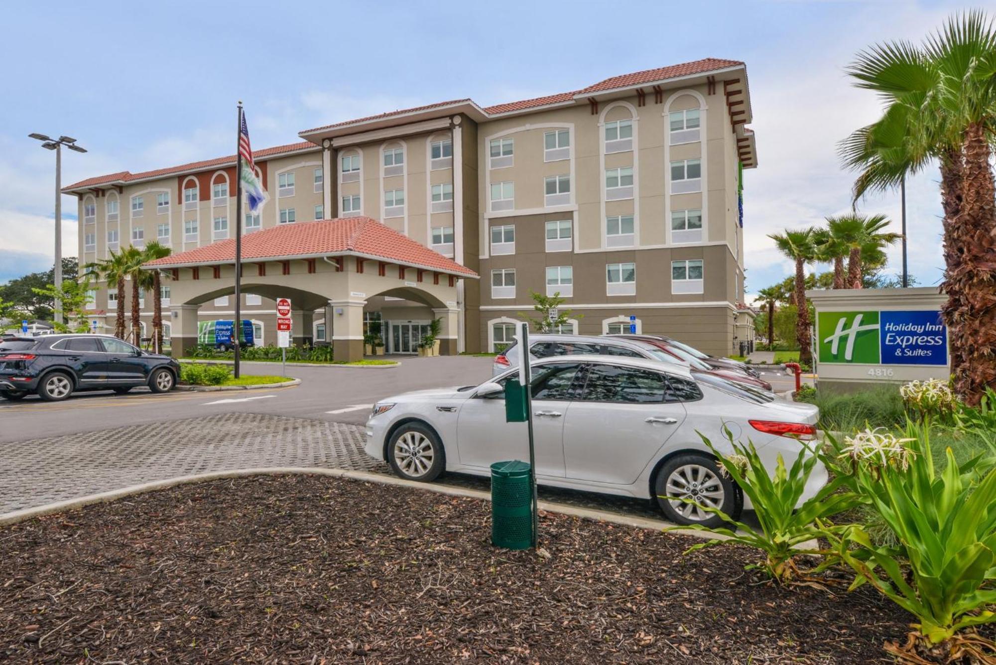 Holiday Inn Express & Suites - St. Petersburg - Madeira Beach By Ihg Exterior foto